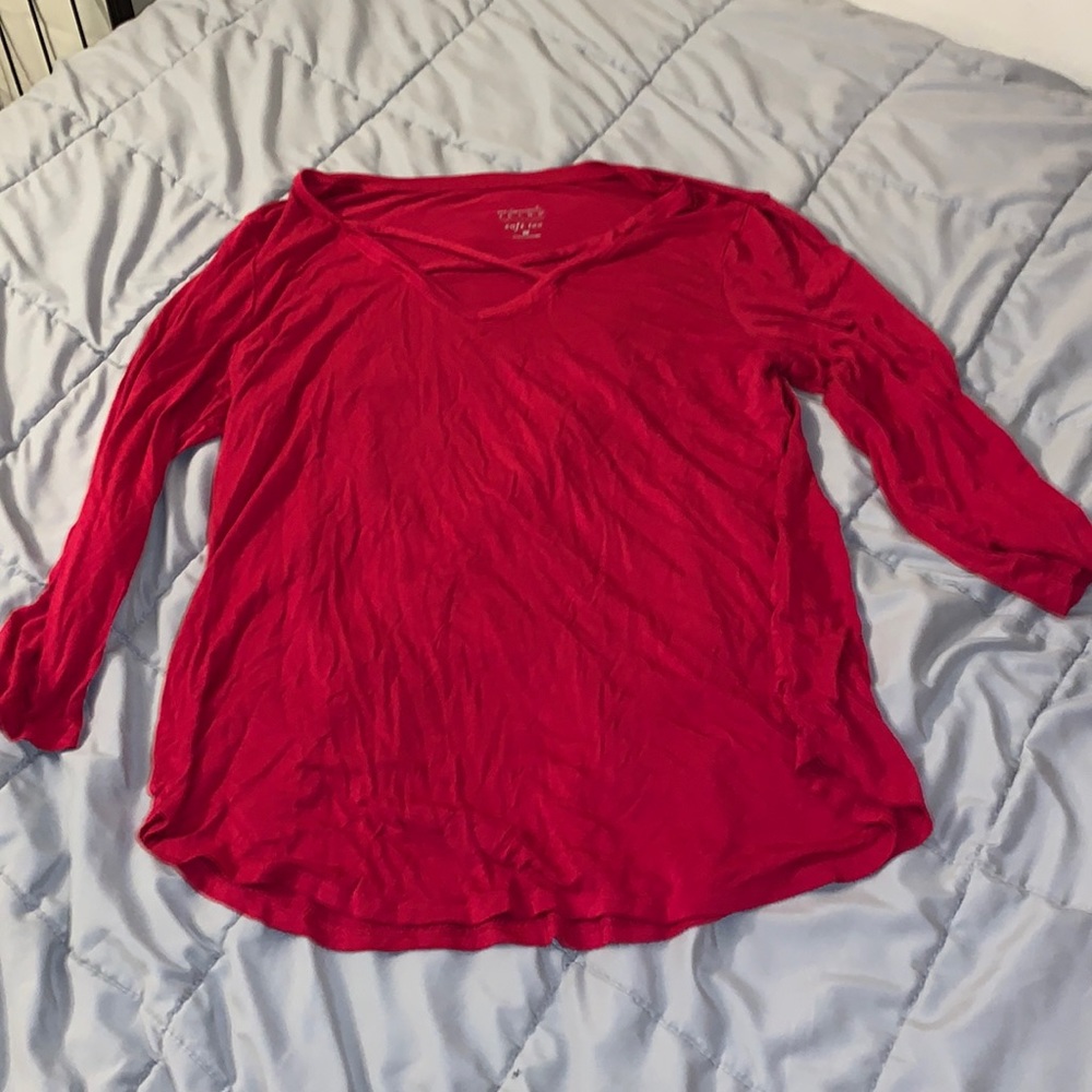 🎉5️⃣ for 2️⃣5️⃣ 🎉
 Beautiful red 3/4 sleeve top